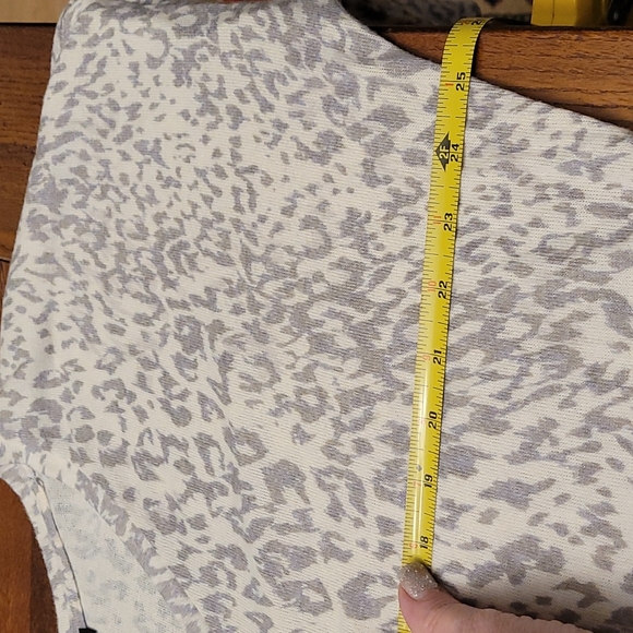 Express Sweater - Picture 8 of 10